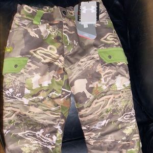 Under Armor Boys Wind/Wet Proof Snow/Hunting pants